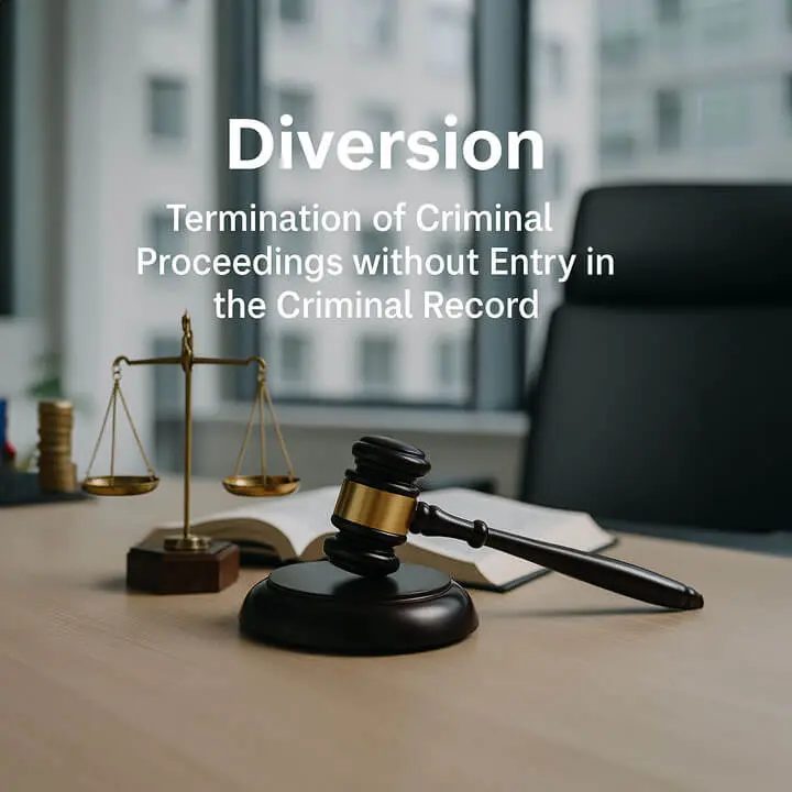 Judge’s gavel and scales of justice in courtroom – symbol for diversion without conviction and termination of criminal proceedings without entry in the criminal record