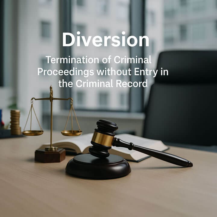 Judge’s gavel and scales of justice in courtroom – symbol for diversion without conviction and termination of criminal proceedings without entry in the criminal record